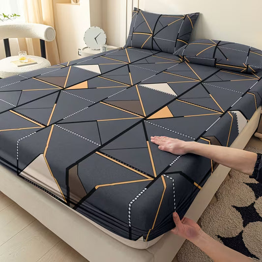 3-Piece Printed Polyester Fitted Sheet and Pillowcase Set for Bedroom and Hotel